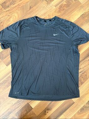 Nike Men’s Size XXL Black Performance Short Sleeve Tee with Swoosh
